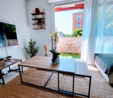 Chalons-en-Champagne Apartment | Discover ANOUK: Family-Friendly Retreat with Great Reviews