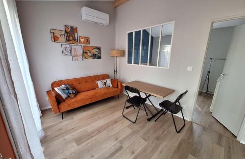 Castanet-Tolosan Apartment | Welcome Home - Family-Friendly Stay with WiFi & TV