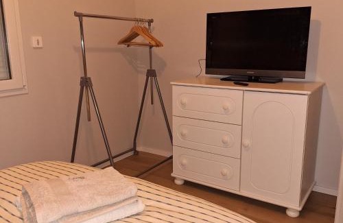 Castanet-Tolosan Apartment | Welcome Home - Family-Friendly Stay with WiFi & TV