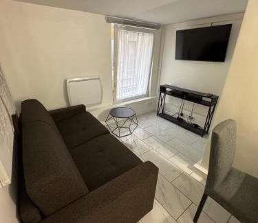 Strasbourg -Saint-Denis Apartment | Bienvenue dans le 10ème arrondissement !