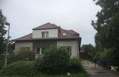 Biesdorf Apartment | Quiet Biesdorf Hotel Near Public Transport & Family-Friendly