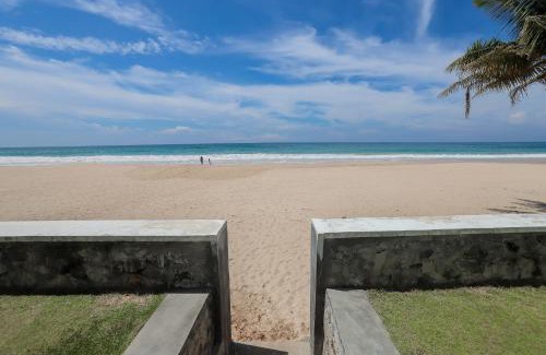 Habaraduwa Bed & Breakfast | Oceanfront Bieshu Beach Hive: Guest Rated 9.3/10