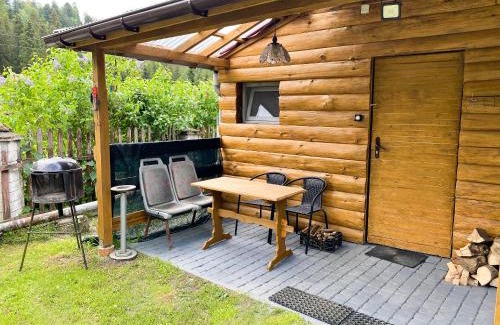 Lutowiska Apartment | Pet-Friendly Retreat at Bieszczady Smolnik Cottage 2