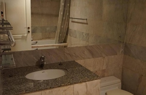 Ploenchit Apartment | Spacious 1Br Bangkok Unit with Pool, Gym & Breakfast Included