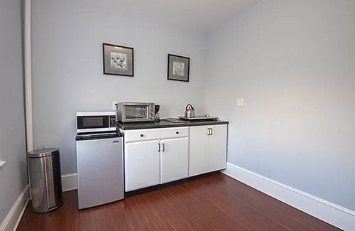 Weehawken Apartment | Prime 1Br Retreat Minutes from Times Square with Spa & Hot Tub