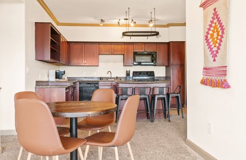 McNeil Apartment | Big 2BD/2BA in Champion City Park 8353