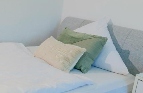 Gross Buchholz Apartment | Family-Friendly 3 Bedrooms Apartment with Breakfast Included