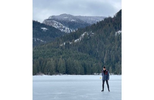 Troy Cabin | Scenic A-Frame Lake Front House with Family-Friendly Vibes