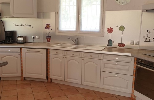 Carcassonne Villa | Spacious Air-Conditioned House Near City with Pool & Ocean View