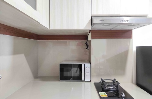 Panakkukang Apartment | Comfortable 3BR Retreat with Pool at Vida View Apartment