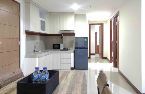 Panakkukang Apartment | Comfortable 3BR Retreat with Pool at Vida View Apartment