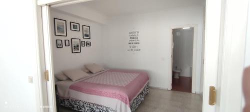 Marbella City Centre Apartment | Cozy Old Town Apartment with Large Terrace and AC