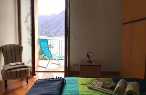 Sala Comacina Apartment | Spacious Lakeview Apartment with Three Bedrooms & Breakfast