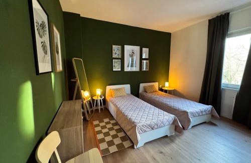 Laar Apartment | Spacious Apartment with Parking, 30 Min to Düsseldorf