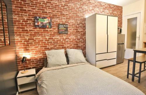 Auxerre Apartment | Serene Stay at Big Apple - Free Parking for Two Guests