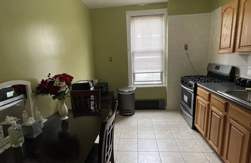 Ditmars Steinway Apartment | Spacious Big Apt in NYC - Perfect for Families