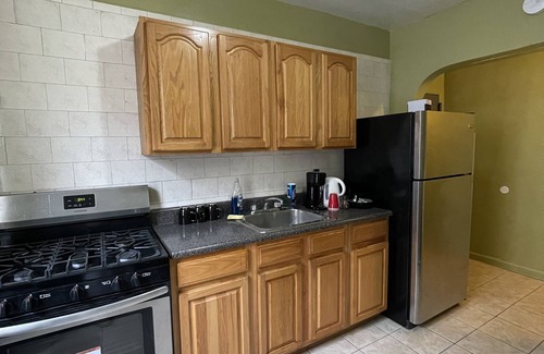 Ditmars Steinway Apartment | Spacious Big Apt in NYC - Perfect for Families