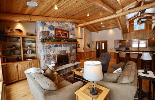 Arbor Vitae Cabin | Experience Big Arb Pines on Beautiful Big Arbor Vitae Lake