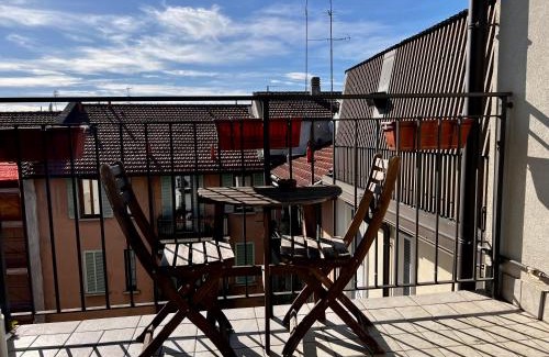 Acquabella Apartment | Pet-Friendly Elegance at BIG Attico Goldoni by Duomo