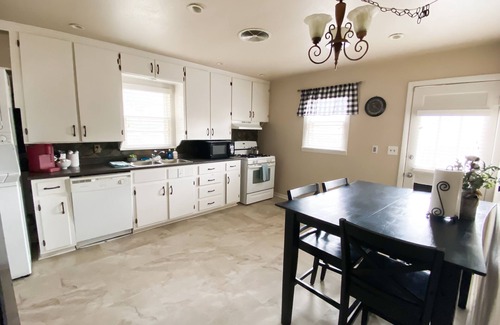 Canyon House | Inviting Canyon Cottage: 2 Bedrooms & Relaxing Fire Pit