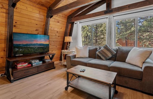 Woodlands House | Big Bear Den: Guest Rated 10/10, Pet and Child Friendly