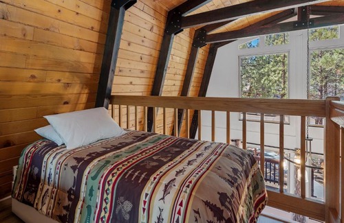 Woodlands House | Big Bear Den: Guest Rated 10/10, Pet and Child Friendly