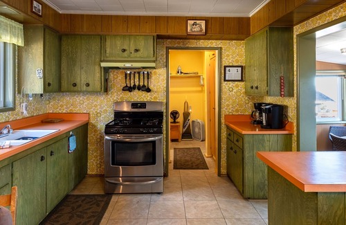 Fawnskin Cabin | Experience Big Bear's Unique Location with Mountain Views