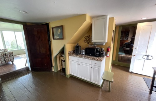 Fairfield House | Premier Grand Manor Church Hill: Pet-Friendly & Spa Retreat