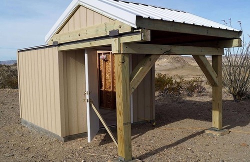 Study Butte-Terlingua Cabin | Explore Big Bend Observatory: Private SkyDeck & Breakfast