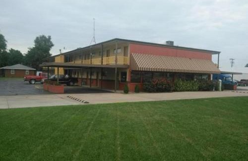 Great Bend Hotel | Pet-Friendly Big Bend Traveler's Inn with Family Amenities