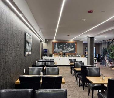 Algoma District Hotel | Comfortable Stay at Big Bird Inn - Family & Pet Friendly