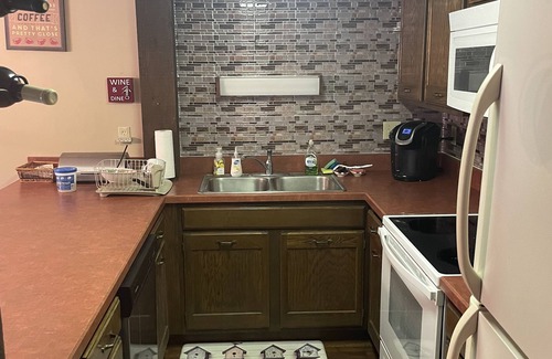 Lake Harmony House | Cozy Big Boulder Townhome: Skiing, Lake & Dining Nearby