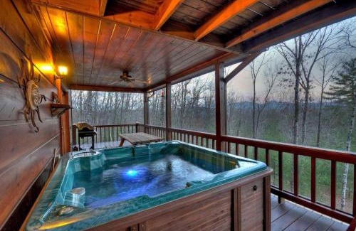 Cherry Log House | Relax at Big Buck Lodge: Spa Amenities & 4-Star Comfort
