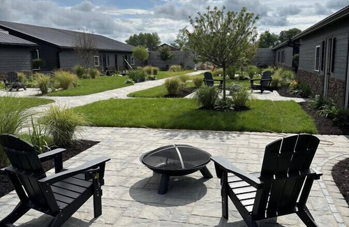 Town of Sullivan House | Big Cat Bungalows at The Haven - Tiger 1
