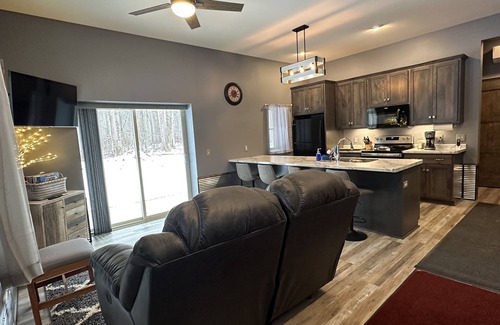 Hayward Cabin | Premier Stay at Big Chip - Family-Friendly in Nature's Heart