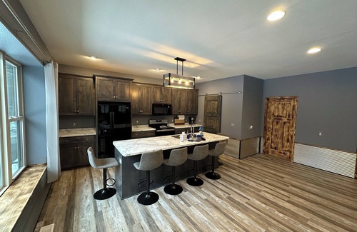 Hayward House | Big Chip Outdoors - 4 bedroom house with WiFi & AC in Heart of Chippewa Flowage