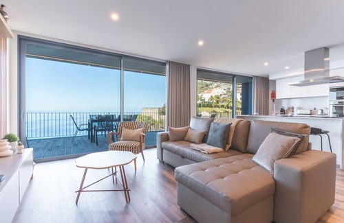 Camara de Lobos Apartment | Big Cliff Apartment by Atlantic Holiday