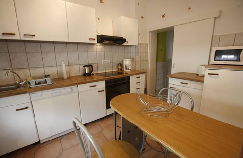 Braubach Apartment | Cozy Apartment with Pool in Braubach am Rhein - Rated 9.4