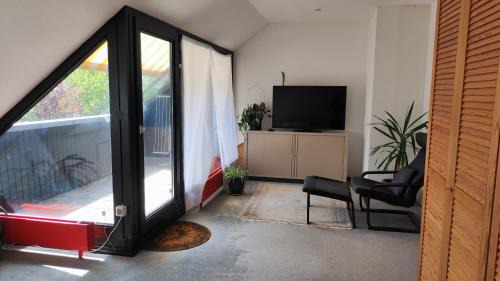 Heideviertel Apartment | Cozy Family Apartment with Pet and Child-Friendly Amenities