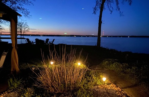 Brewerton House | Exceptional Lakefront Retreat with Kayaks and Spa Amenities