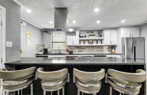 College Station Apartment | Pet-Friendly Retreat: 2 Bedrooms Near A&M with King Beds