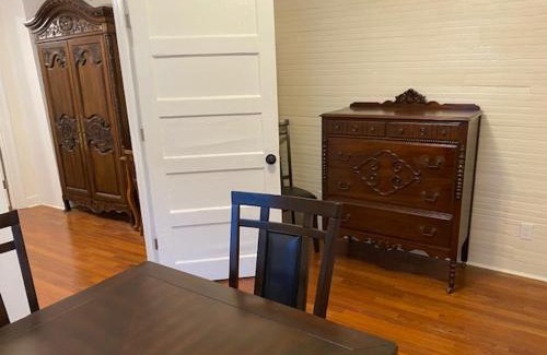 Lower Garden District Apartment | Welcoming Big Easy Cottage: Pet-Friendly & Family Approved