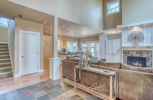 RiverWild House | Inviting Big Eddy: 4-Star Bliss with Pool & Breakfast