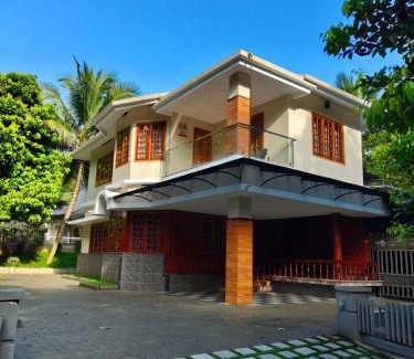 Thodupuzha House | Big Family Getaway 3BHK Extra Beds Private