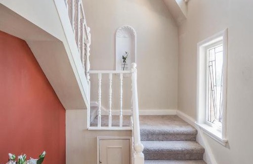 Papatoetoe Villa | Spacious 9 BR Family House - Perfect for Your Getaway