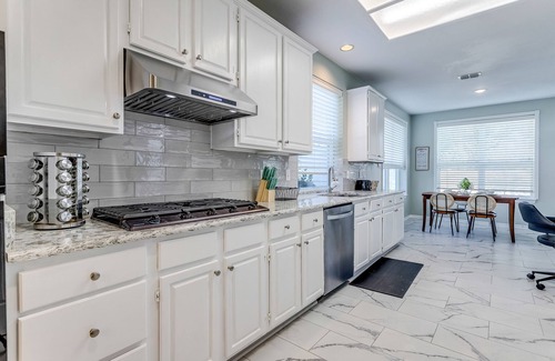 Lewisville House | Family-Friendly Traditional Home Near DFW Airport - 10/10!