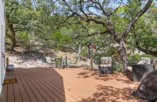 Medina House | Cozy Big Fern Cabin with Fireplace & Hot Tub Amenities