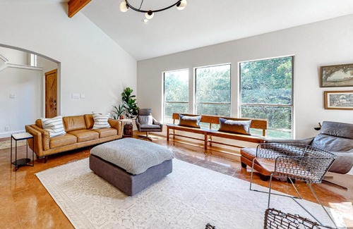 Apache Shores House | Big Horn Retreat: Family-Friendly Stay with Pool & Hot Tub