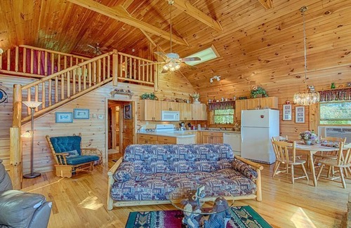Sheepback Mountain Estates Cabin | Unwind with Hot Tub & Fire Pit: Breathtaking 180° Views
