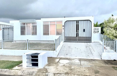 Rio Jueyes House | Family-Friendly Beach House in Salinas with Ocean Views